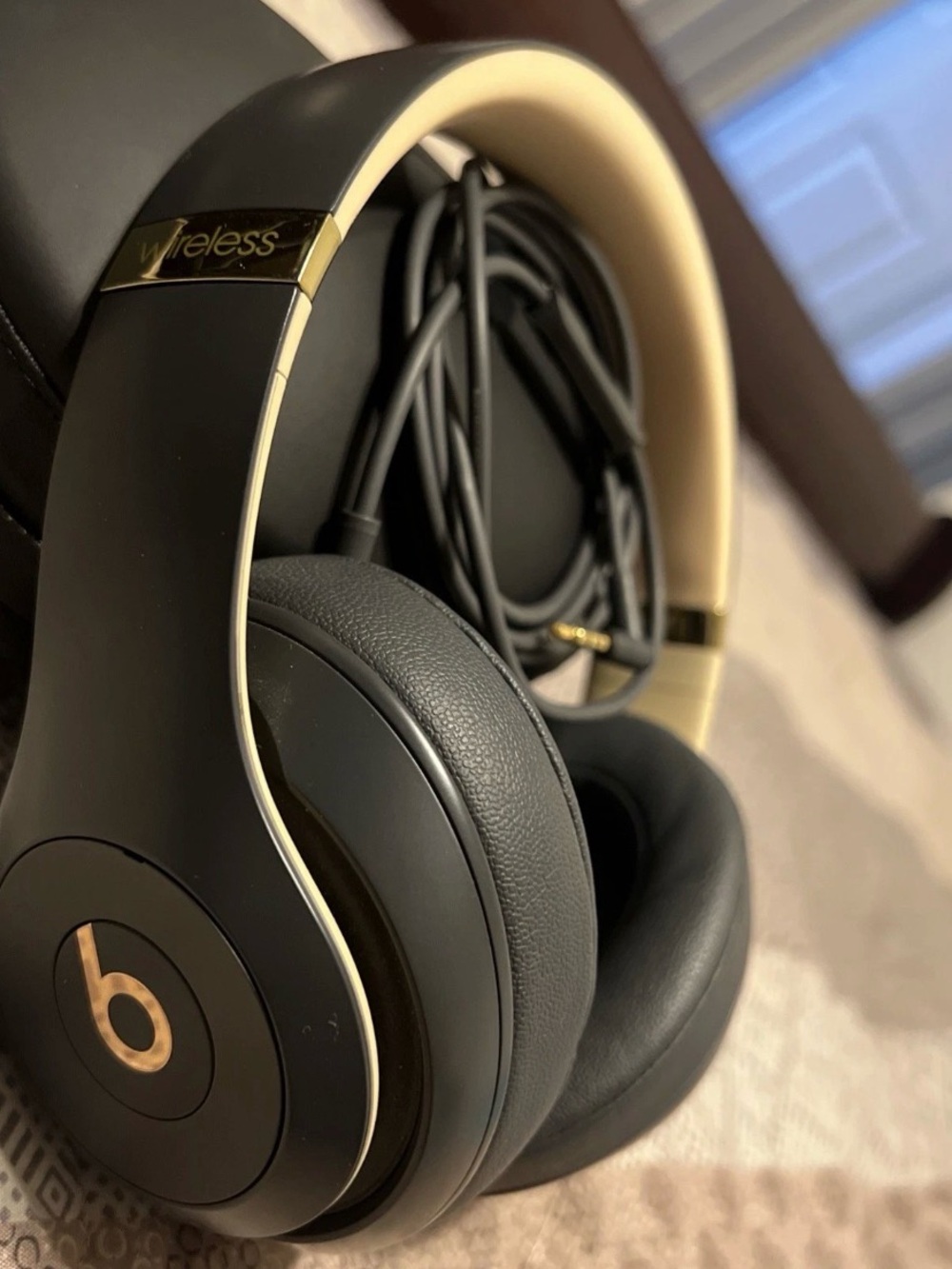 Beats by Dre Wireless Over-Ear Headphones - Black and Gold